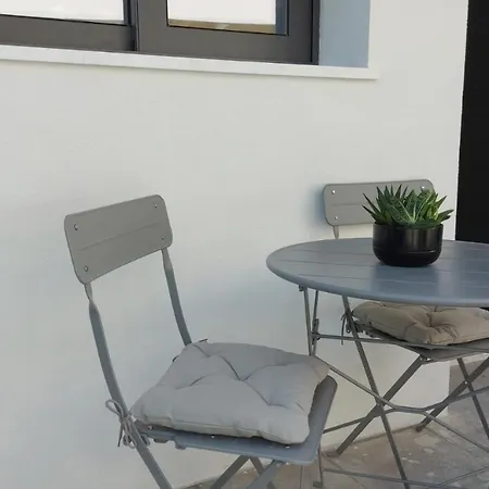 Phaedrus Living: Alkminis Seaside Luxury Flat 01